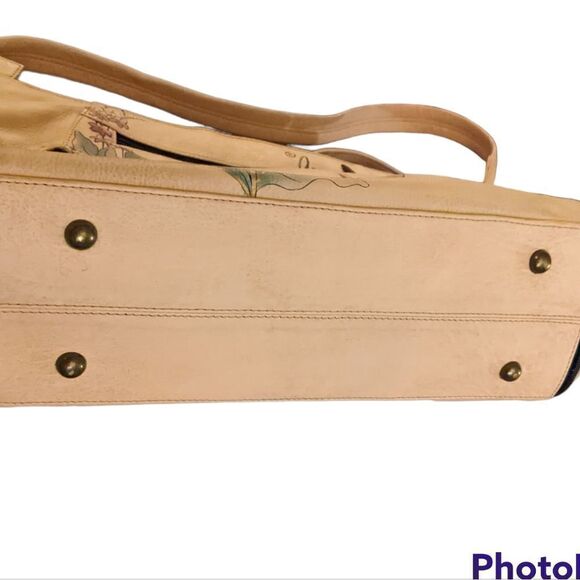 Anna by Anucshka Birds In Blush Hand-Painted Hobo Bag‎ - Picture 5 of 13